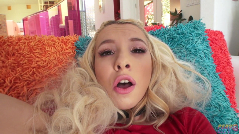 Perv City: कमसिन Kenzie Reeves एकल हस्तमैथुन