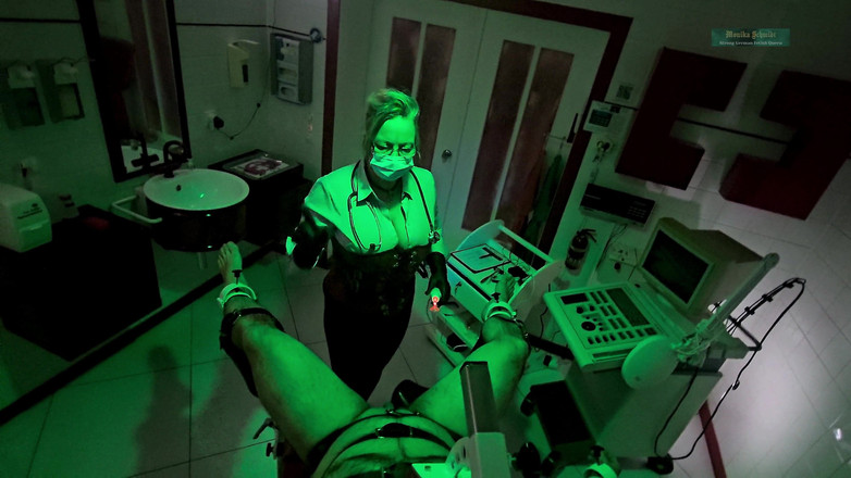 Strict Senz: Monika Schmidt Institut Penjagaan Perubatan Pembetulan