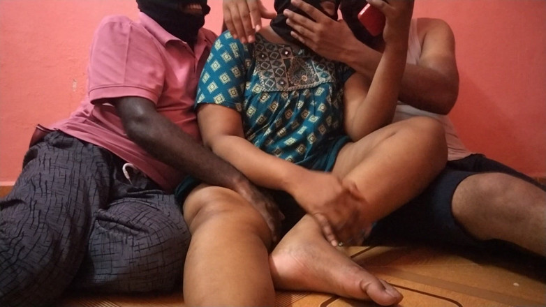 Priya aunty: คุยลามกในแอพหาคู่