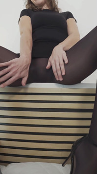 Bezešvé nylonové footjob - Elly ultimátní fetišská fantazie