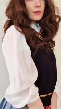 เฮอร์ไมโอนี่ขี้อายนิดหน่อย แต่ความขี้อายของเธอจะไม่หยุดเธอจากการเป็นสลัตหีเงี่ยนพร้อมโดนเย็ดเดี๋ยวนี้