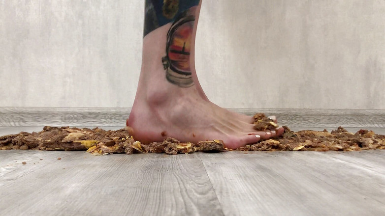 Footmodel Valery: Tätowiertes mädchen zerquetscht Royl burger