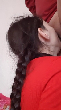 我的老师勾引我，让我把她的阴户塞进嘴里