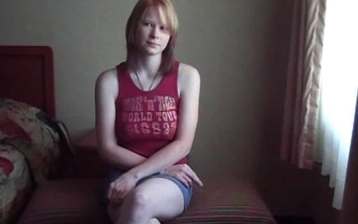 NaughtyMidwestGirls: Ann Marie - 18岁红发女郎第一次在镜头前
