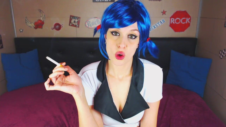 Candystart Videos: Fétiche du tabagisme. Coccinelle. Cosplay