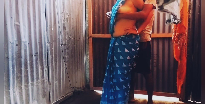 Teensex: Hot Desi Village Bhabhi Girl with Beautiful Saree Get Fucked...
