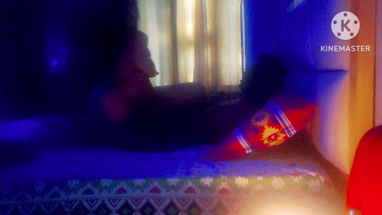 Ankita10000: Bhabhi v noci na líbánkách s velkým černým pérem, část 1