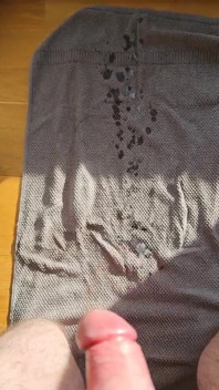 My Cock Enyoing the Sun for a Powerful Cumshot!