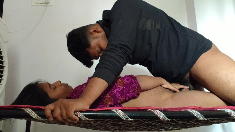 Premi pooja: Gav Ki Ladki Aaur Pados Ka Ladka Purane Ghar Me...