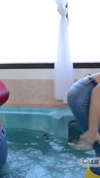 Wetlook 姐妹 richelle 和 christie