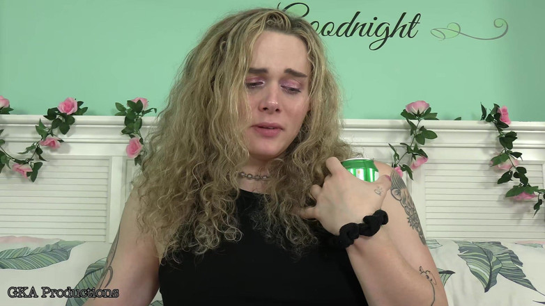 Ginary's Kinky Productions: Nancy Thompson arrotando provocação - jogo gassy dominante