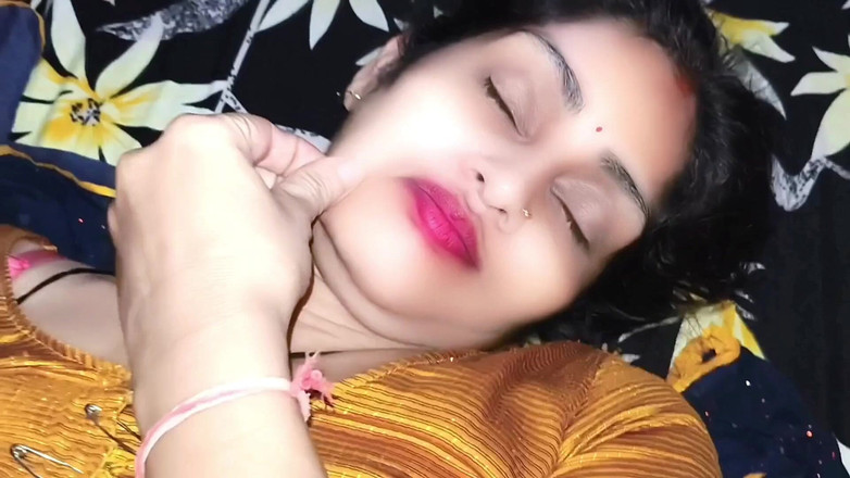 Janvibhabhii: Saya mengongkek adik ipar saya dengan keras pada waktu malam...