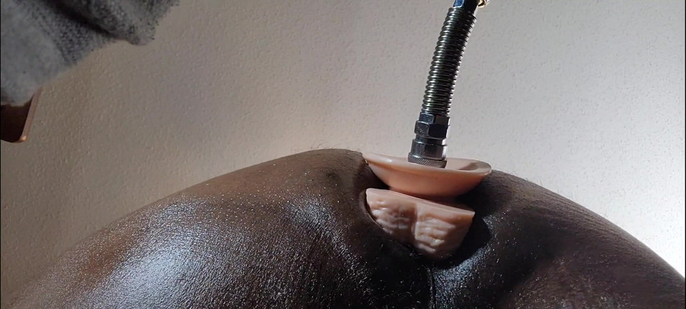 Truestarr: Maszyna do seksu mnie pieprzy. Ogromny dildo