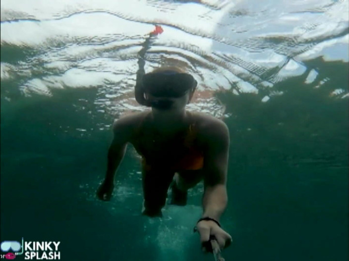UKCuteGirl Lucy Lauren: Snorkelslet: strakke bikini, duikmasker en onderwater fin plagen