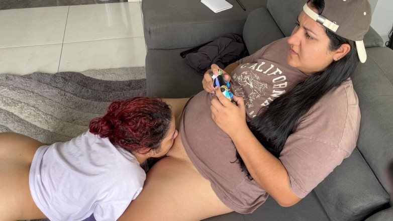 danielax: Một trò chơi quan trọng và chị kế của tôi...