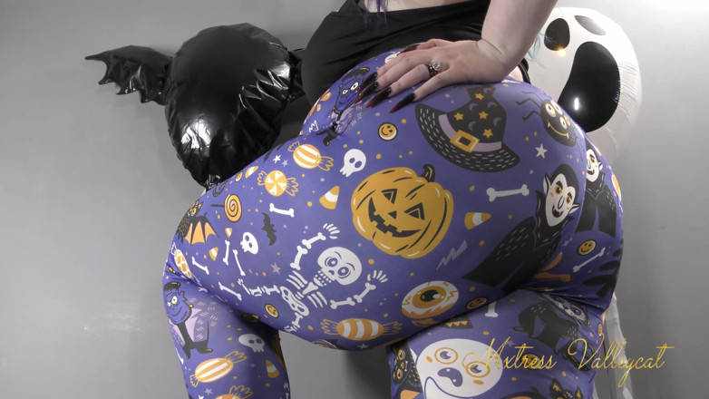 Mxtress Valleycat: Spooky leggings tease