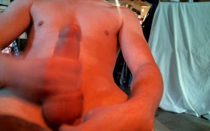 Femboii x Frankii: Athletic Twink masturbuje się i orgazm w ręku (przed przejściem)