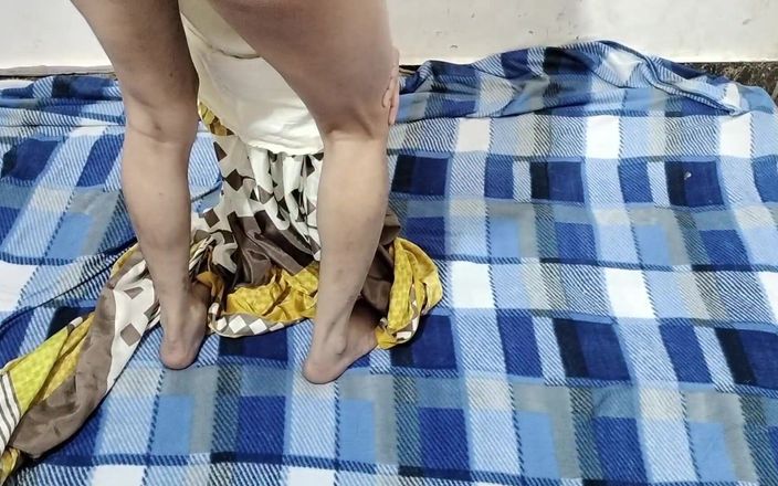 NAASRIN KHAN: Desi Maid knullad i köket