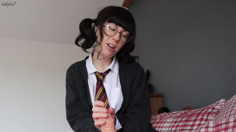 Fetpup: Bareback fucking a gryffindor girl