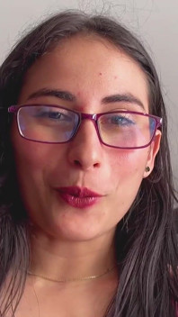 Prima di andare al cinema mi ha riempito la faccia con il suo latte