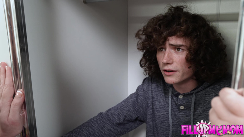 Fill Up My Stepmom: Fiul vitreg îmi duce curul la ejaculare înăuntru