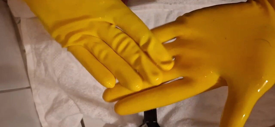 Dreamofevolution: Latexhandschuhe