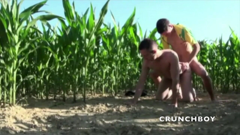 Crunch Boy: Une salope se fait baiser par Français un jumelle dans...
