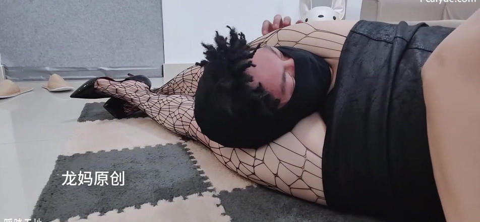 Giantess Domination: Подруга-великанша в колготках, новая игра, 2 раунд