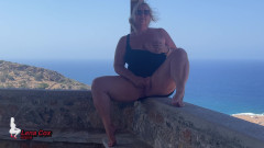 Lena Cox: Masturbazione pubblica ocean view - senza mutandine e orgasmo rischioso in...