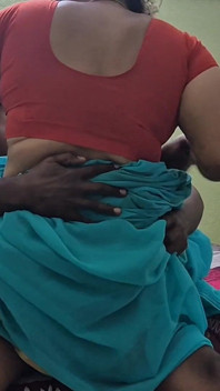 My Desi Sexy Sąsiad Żona w Sari i Czerwona Bluzka Ręczna robota & Riding My Cock Sex