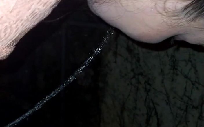 Kimmywetwet: Phía trước hiên đi tiểu nuốt từ bbc