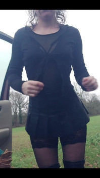 Showing Pussy to Taxi Driver