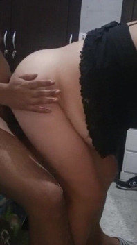 아빠, 더 열심히 해줘. 내 자지를 그녀에게 넣을 때 계모가 내게 말한다.