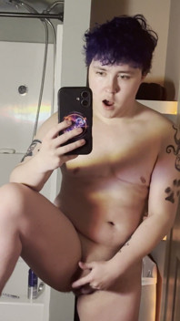 Trans Man Jerking T Dick in Mirror Bad Omen