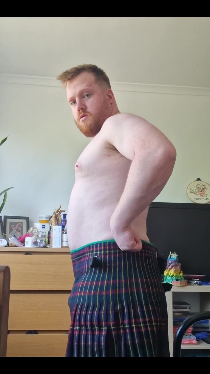 Touchstone: Joacă în jurul în Kilt My - Poate voi spune povestea când am...