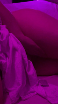 Jag fångade min kåta styvmamma med stor röv och stora tuttar onanerar, då var jag tvungen att knulla min styvmamma för att tillfredsställa hennes sexuella N