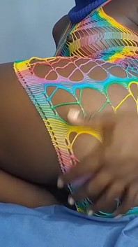 Seksi üvey kız sıkı amcığıyla oynuyor