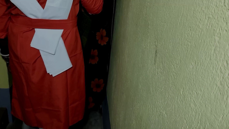 FireeCouple: Старшу дівчину хардкорно відтрахали у ванній кімнаті коледжу з класним чуваком