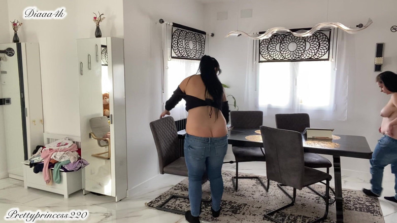 fartingclub01: クランハウスでお尻割れジーンズ