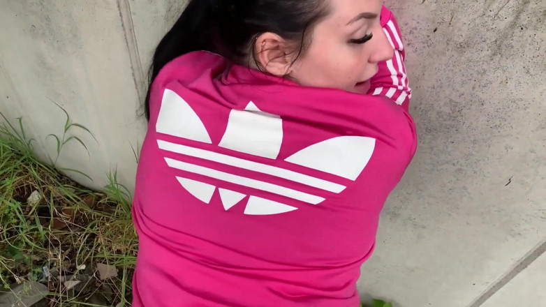 German Fuck Girls: Kasar! Ao kacau sambil jogging di luar ruangan! Pai krim!