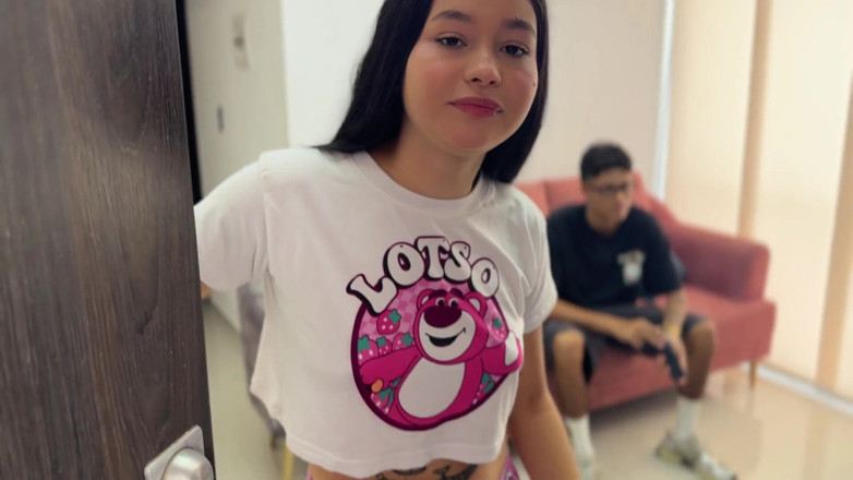 Jhon and Sara: Chica Pays Inn Owner with Her Rich Ass and Lets...