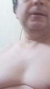 Saya tersentak di bilik mandi