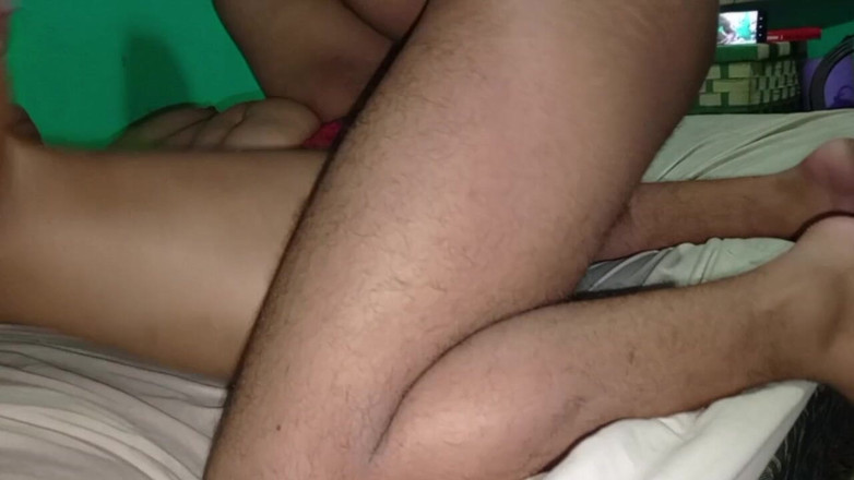 BigassMILF40: Ibu tiri menghisap zakar dan saya makan pepeknya dan kemudian...