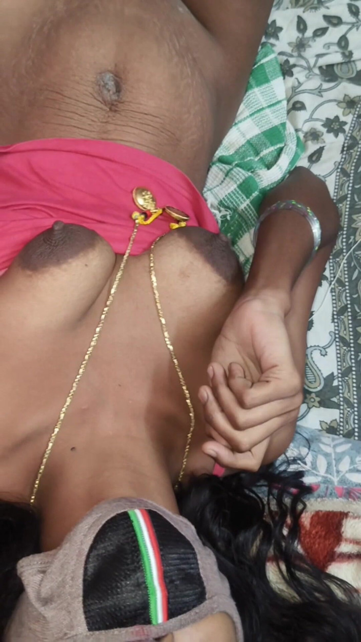 X videos: Moglie scopa con un ragazzo a casa