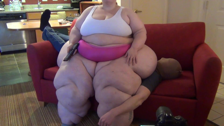 Full Weight Productions: Bobbi Jo smashes him into the sofa