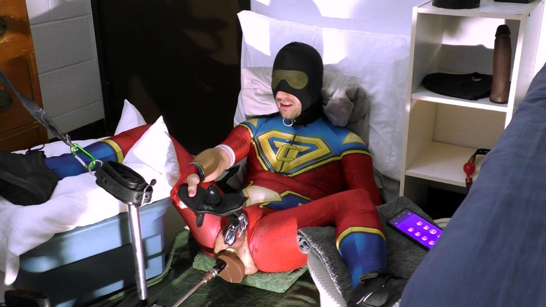 Ricky Cage: Oktober 2021 Ricky Cage liveshow - pik vergrendelde superheld neemt pikken in...