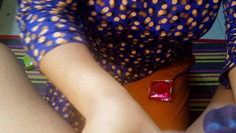 Dhaka sex: La esposa del hermanastro estaba sola en casa y el...