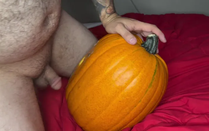 Sizinch: Pumpkin Makes Me Cum Twice!!!