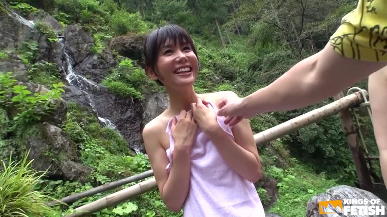 Pure Japanese adult video ( JAV): Un gruppo di ragazze giapponesi ottiene le loro fighe pelose...