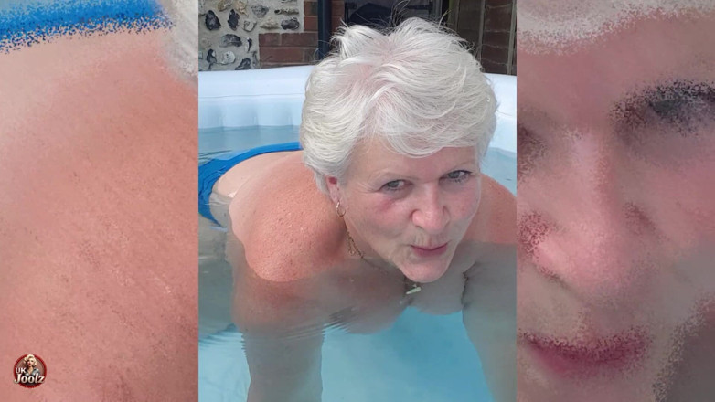 Uk Joolz: Lesbian Hot Tub Tit Fest!